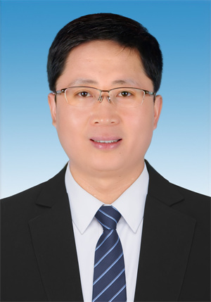王　默