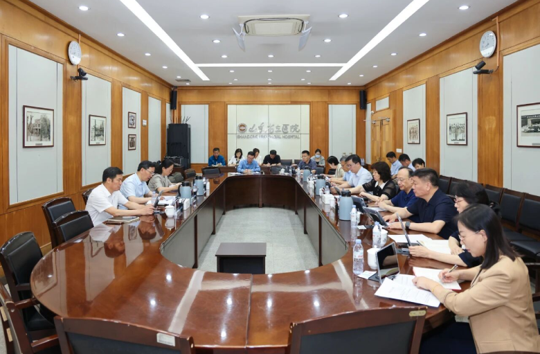 香港奖现场直播结果召开党委理论学习中心组会议