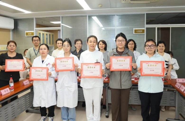 “关爱职工 体验国粹”——我院举办中医国粹文化体验暨职工健康生活方式沙龙